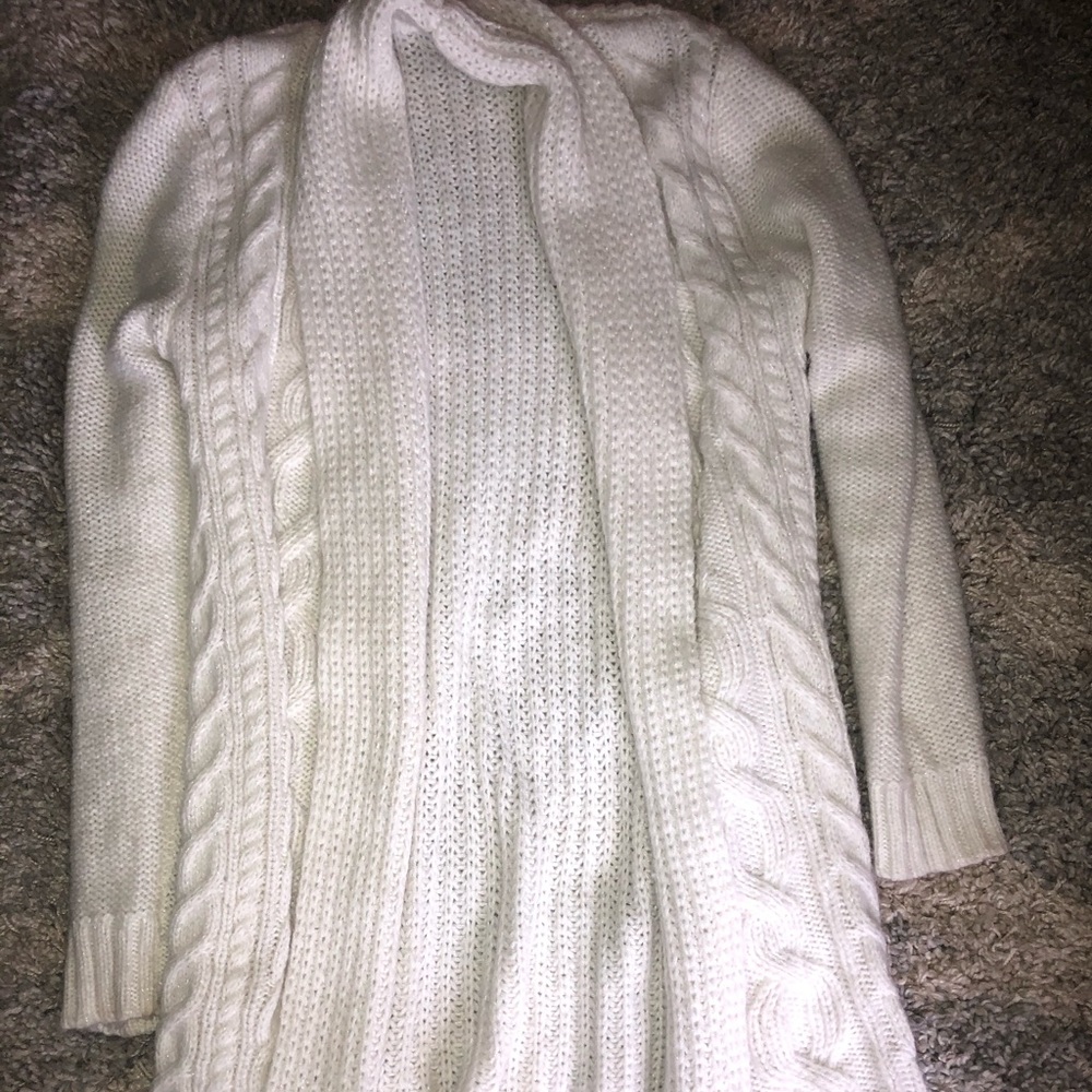 5/$25 Long cable-knit cardigan!!🤩
